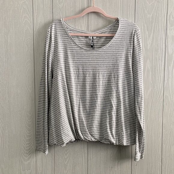 Grace & Karma Gray White Stripe Top XL NWT - Picture 1 of 3